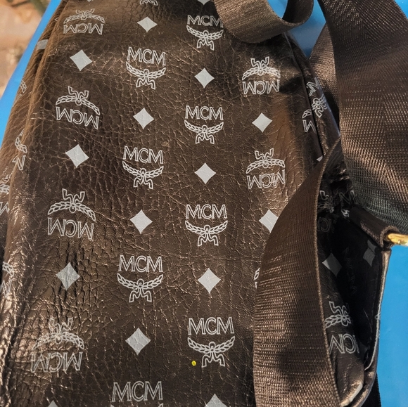 MCM Sling Crossbody Bag Vintage with MCM Shopping Bag - Picture 3 of 9